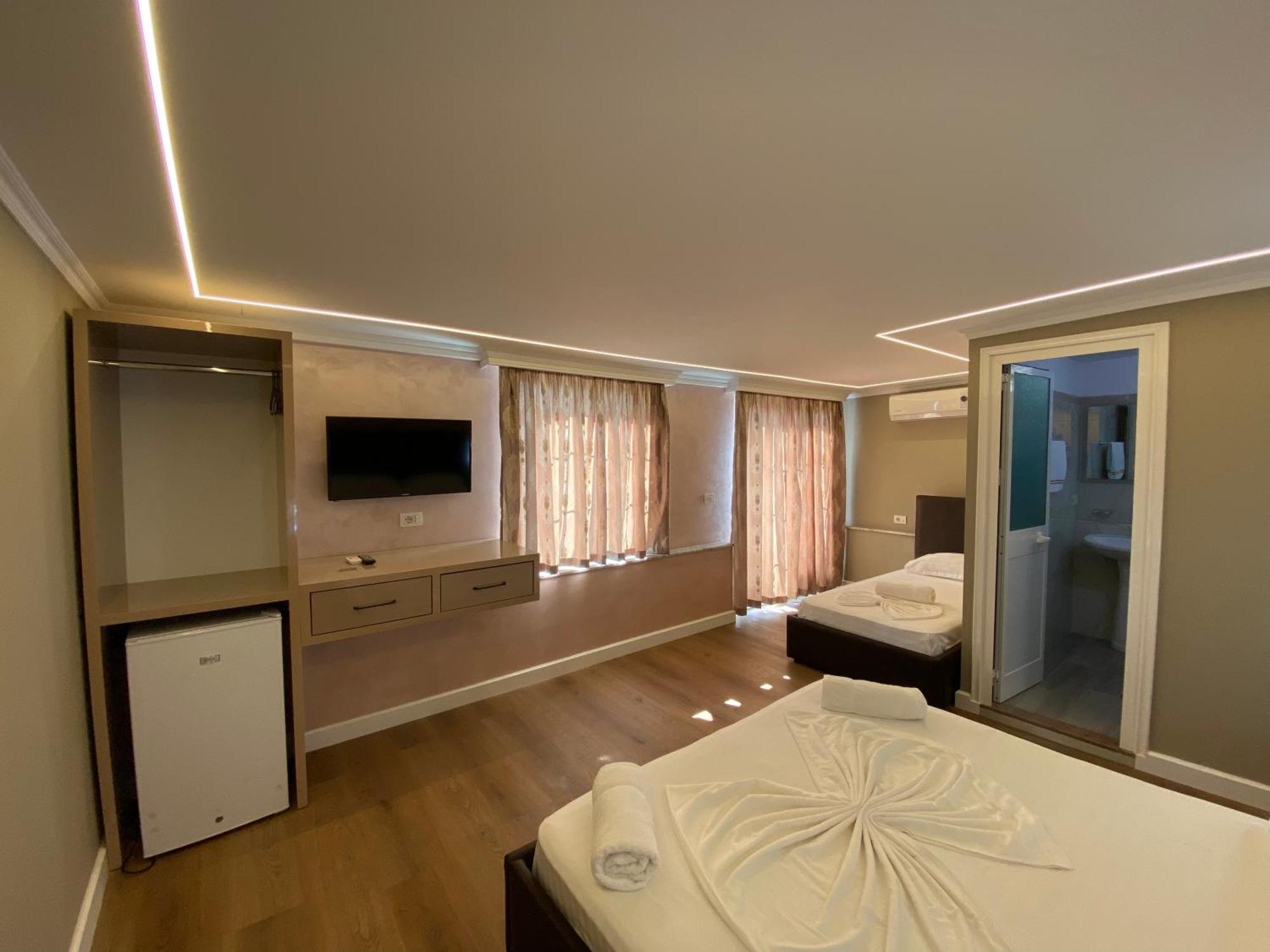 Bliss Boutique Hotel Durrës Buitenkant foto
