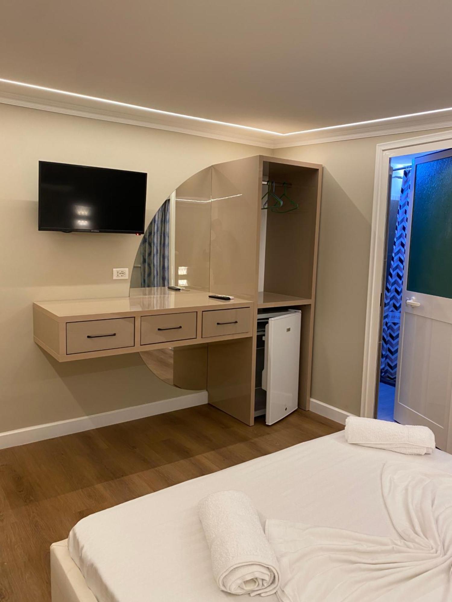 Bliss Boutique Hotel Durrës Buitenkant foto